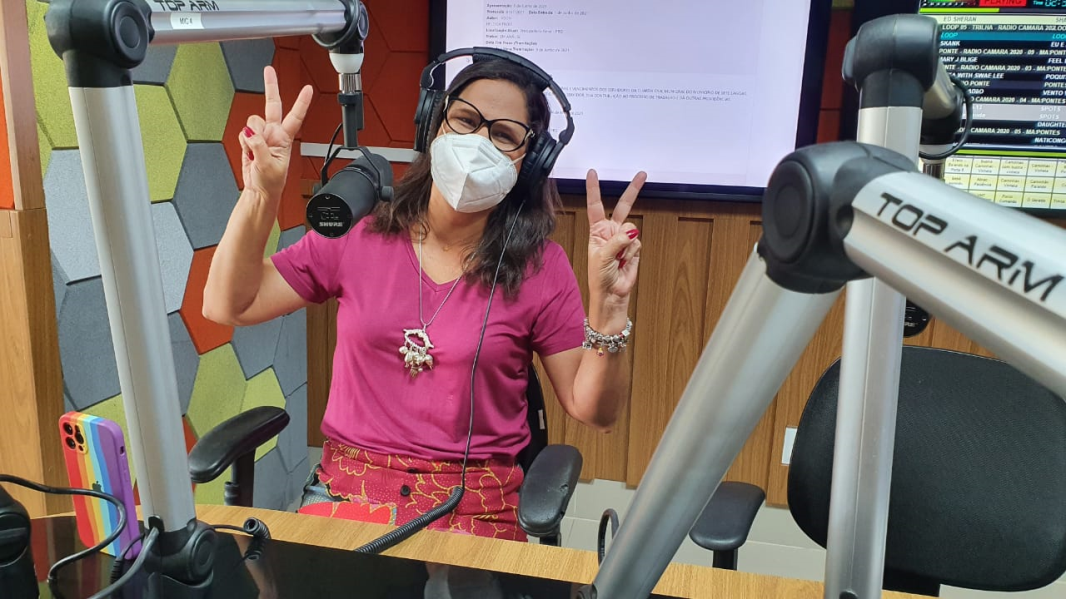 ÁUDIO: Heloisa Frois repercute pauta diversificada em entrevista na Rádio Câmara