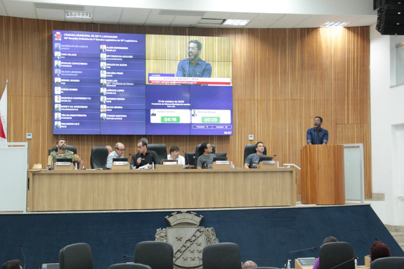  Câmara Municipal debate valorização dos profissionais da Educação em reunião plenária