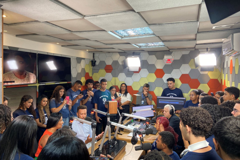 Jovens Aprendizes do SERPAF participam do projeto Visita Orientada na Câmara de Sete Lagoas