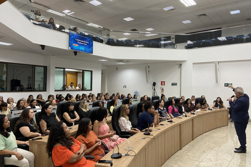 Homenagem e emoção marcam celebração às mulheres na Câmara de Sete Lagoas
