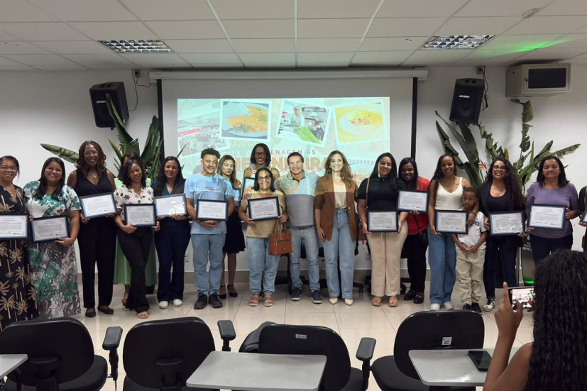 Câmara Municipal homenageia merendeiras e profissionais da alimentação escolar em Sete Lagoas 