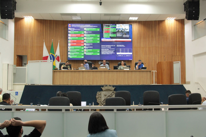 Câmara de Sete Lagoas aprova LDO 2027 e presta homenagens ao esporte e à Saúde 