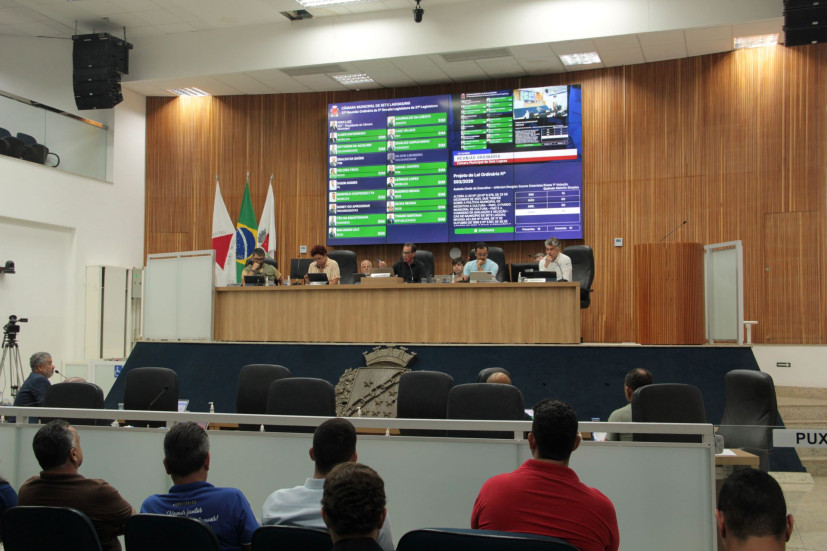 37ª Reunião Ordinária aprova dois projetos e tem votação de outras matérias adiada após pedido de vista
