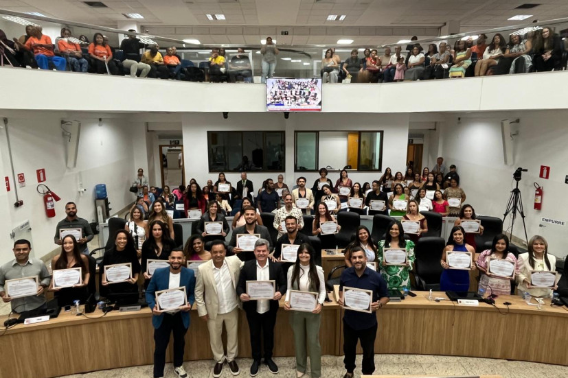 Câmara de Sete Lagoas homenageia projeto "Mexa-se Pela Vida" em Sessão Solene